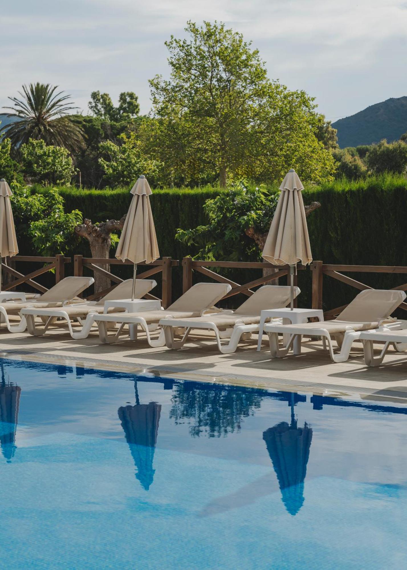 Hotel Spa Mediterraneo Park Roses Ngoại thất bức ảnh