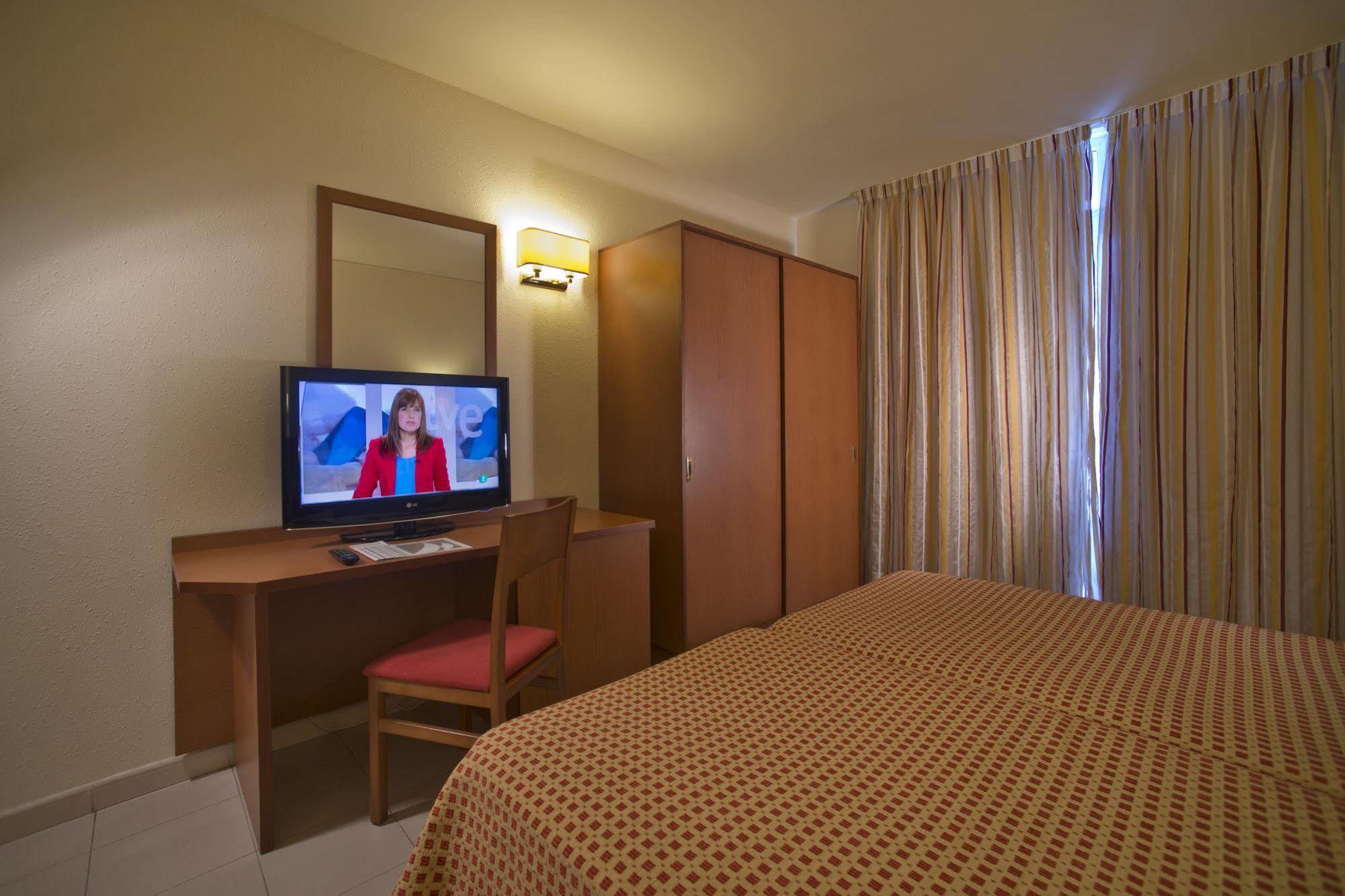 Hotel Spa Mediterraneo Park Roses Ngoại thất bức ảnh