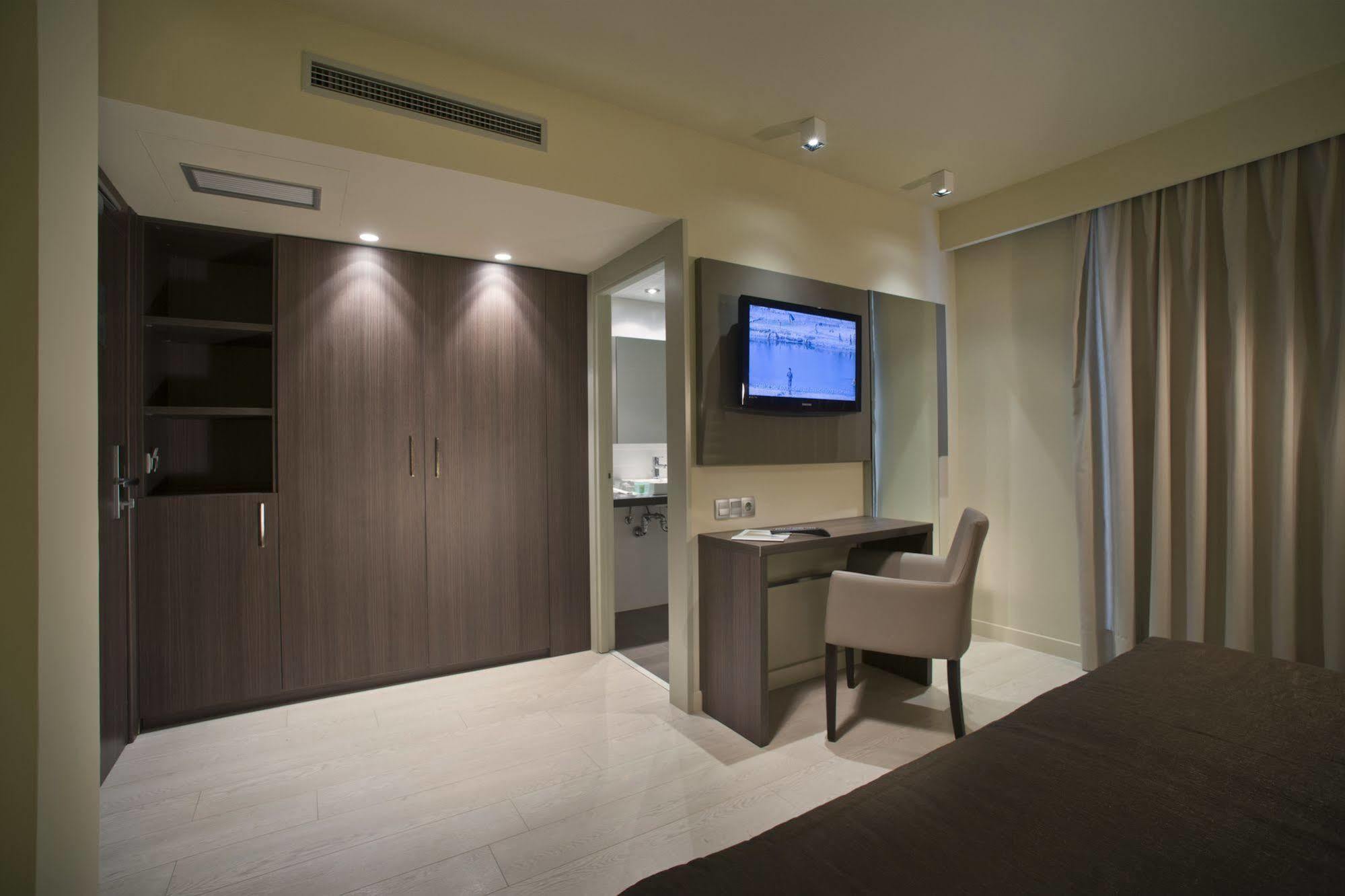 Hotel Spa Mediterraneo Park Roses Ngoại thất bức ảnh